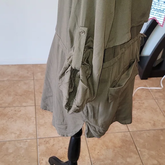 Olive green zip up shirt/jacket type - Picture 4 of 10